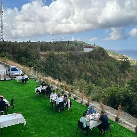 Hotel Pavlonya Garden