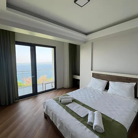 Pavlonya Garden Отель 3*