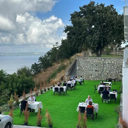 Pavlonya Garden Отель 3*