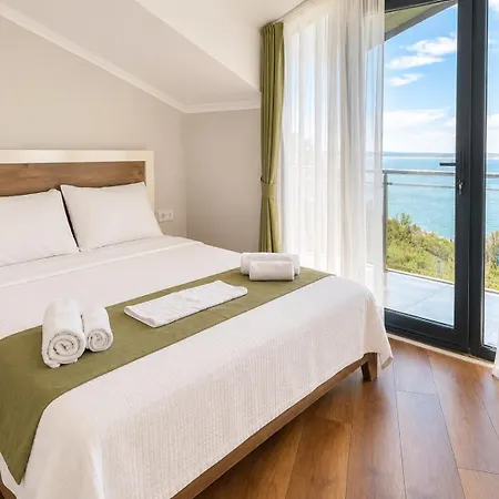 Pavlonya Garden 3*