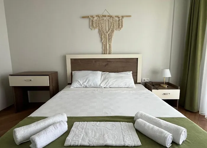 Otel Pavlonya Garden 3*